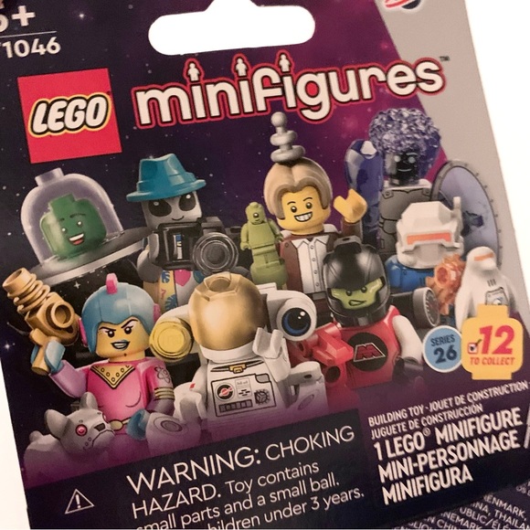 Hold Retro space girl with bulldog lego minifigure - Picture 3 of 12